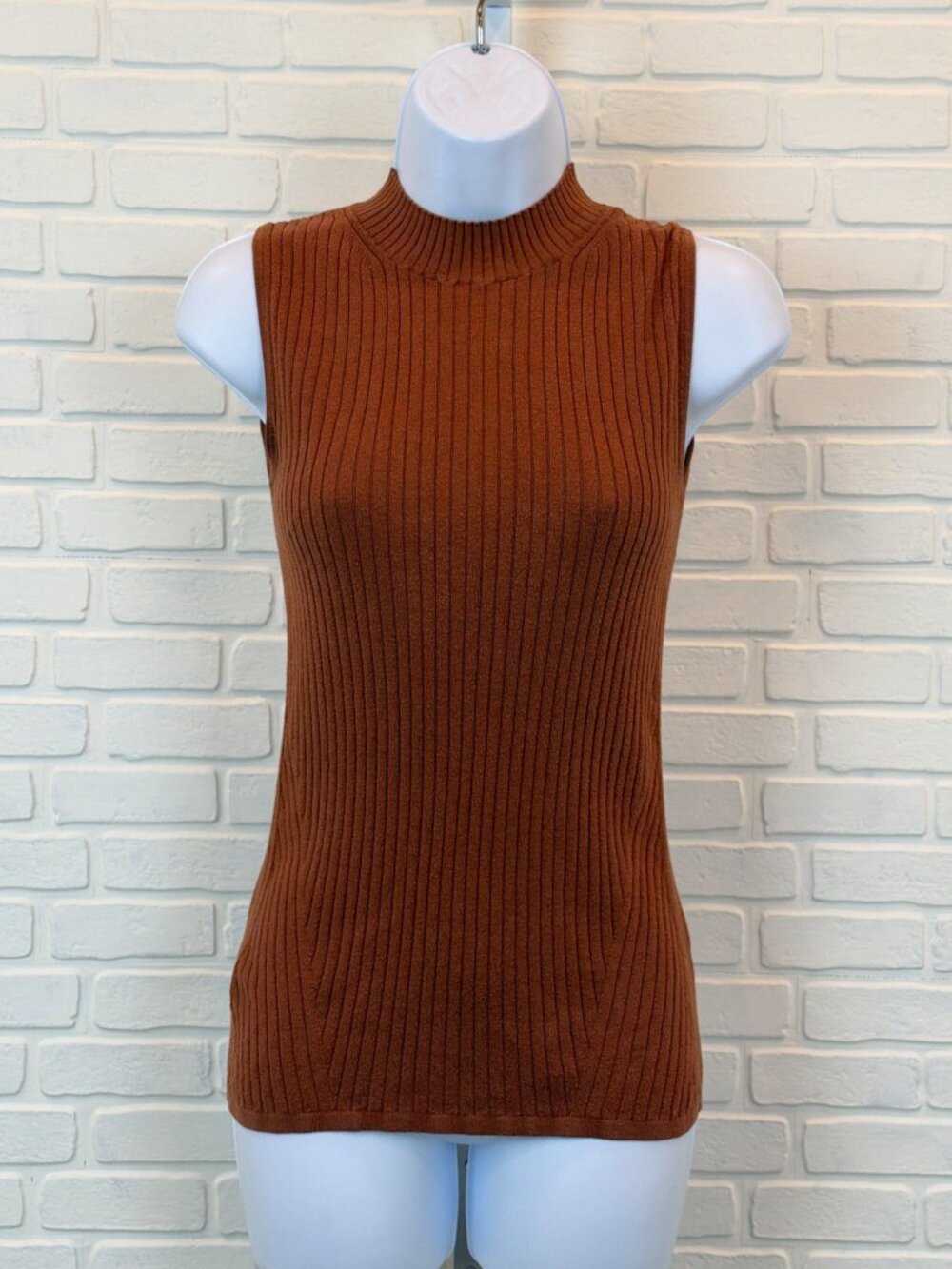 Ann Taylor Factory Rust Ribbed Mock Neck Sleeveless Knit Top XS